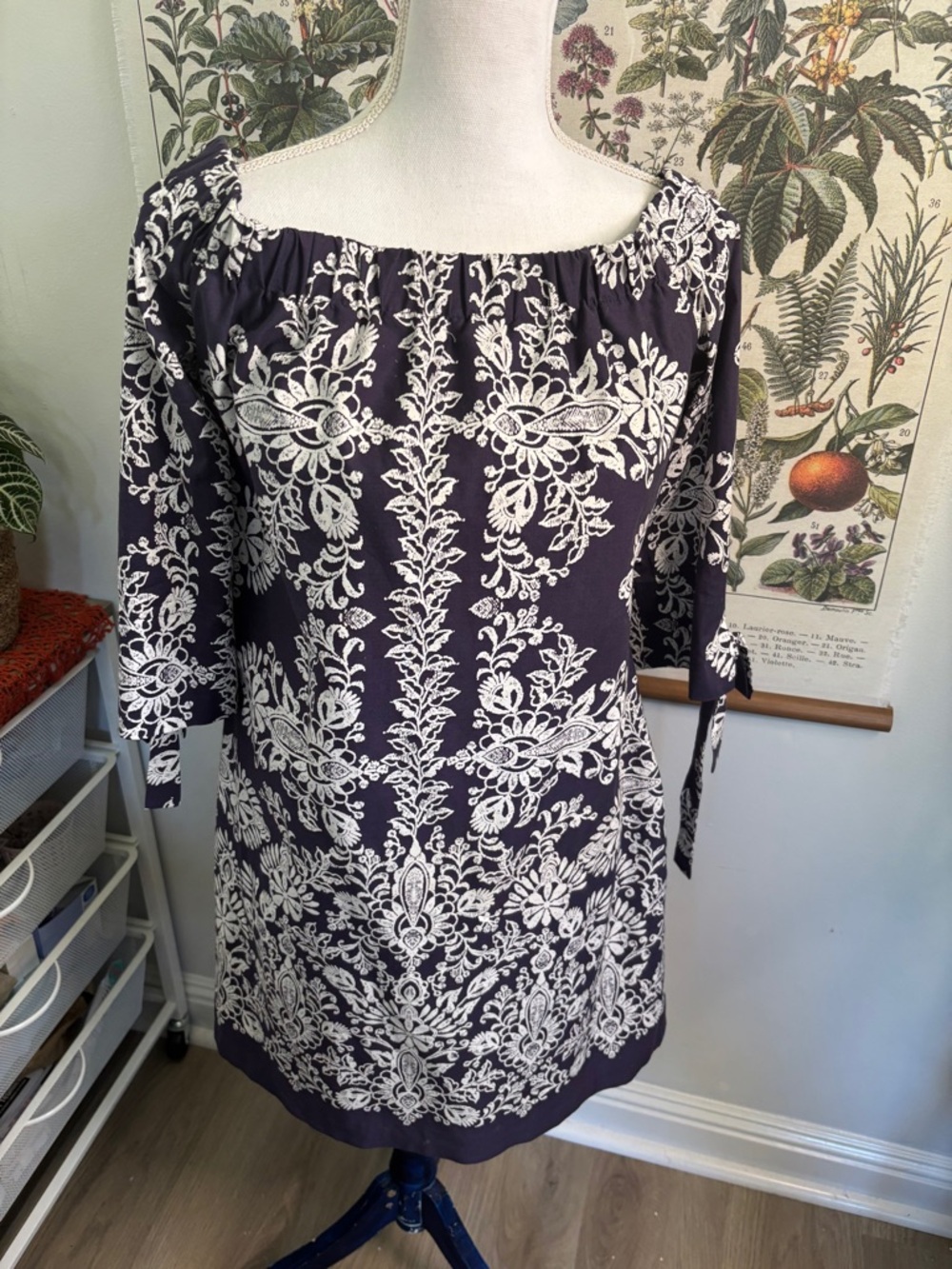 Vince Camuto Navy Mini Dress with White Floral Design 10